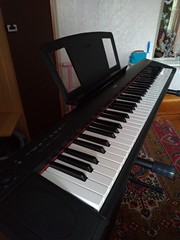Продам синтезаторэлектрическое пианино Yamaha в Омске 